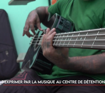 S’exprimer par la musique au centre de détention de Koné